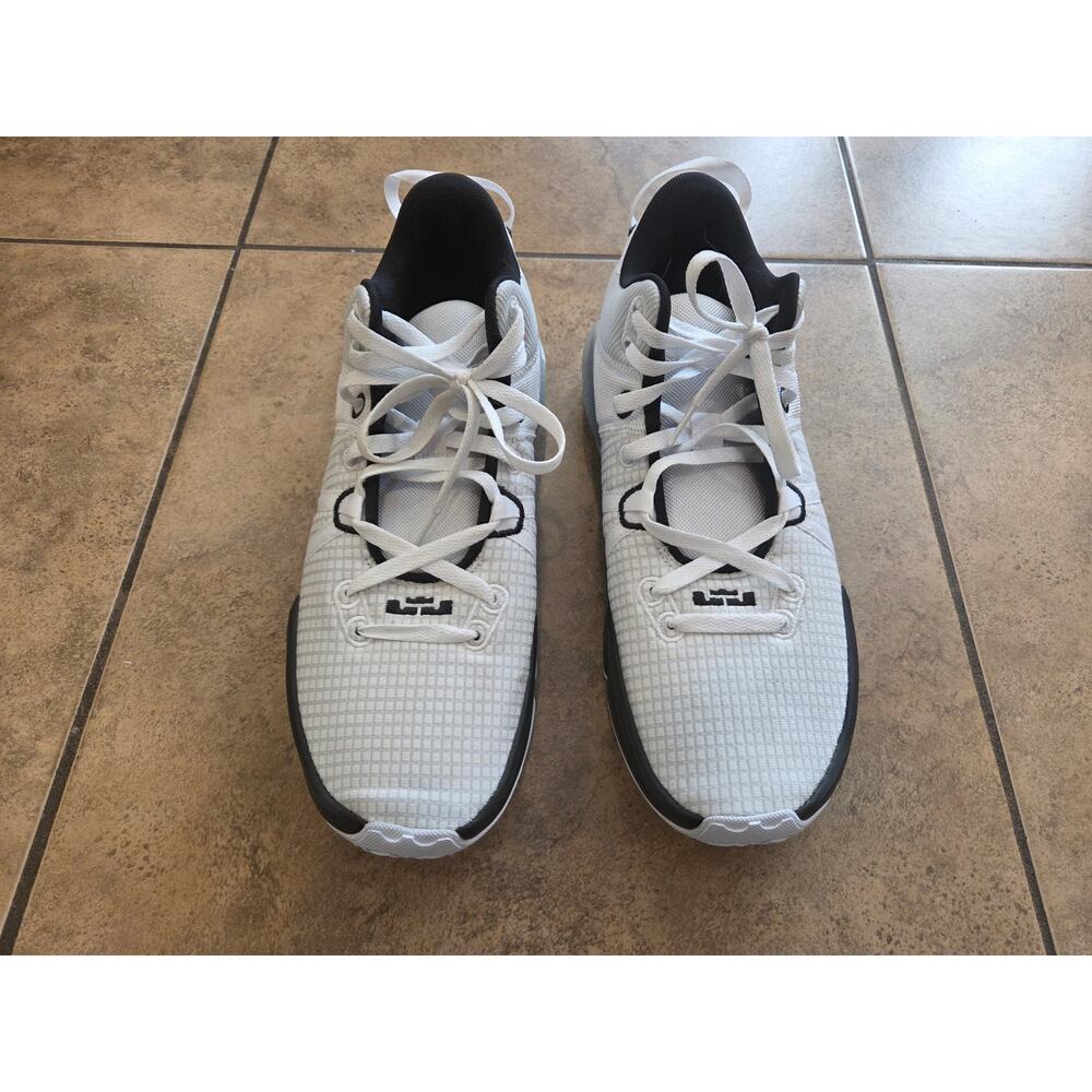 Nike LeBron Witness 7 White Black Basketball Shoes DZ3299-100 Mens Size 11.5